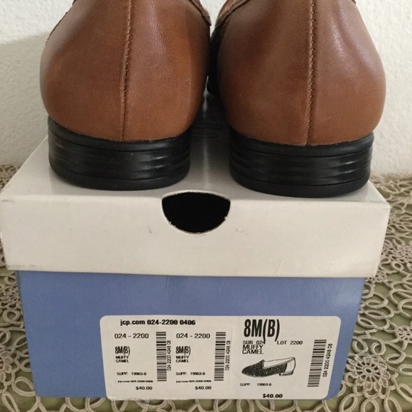 New In Box St John’s Bay Women’s Muffy Woven  Loafers. New In Box Size 8M. - Picture 5 of 8